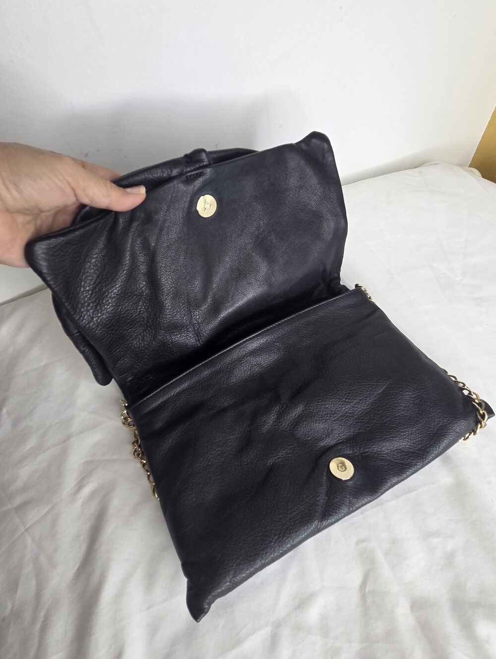 Red Valentino Black Bow-Detail Leather Crossbody/Clutch Bag - Picture 7 of 13